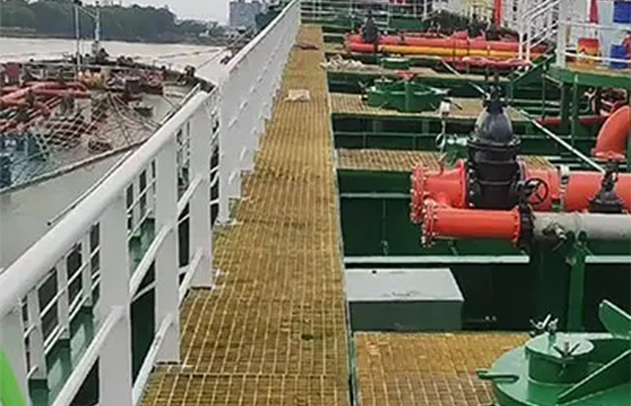 brazilian-oil-tankers-install-radar-level-gauges.jpg brazilian-oil-tankers-install-radar-level-gauges.jpg